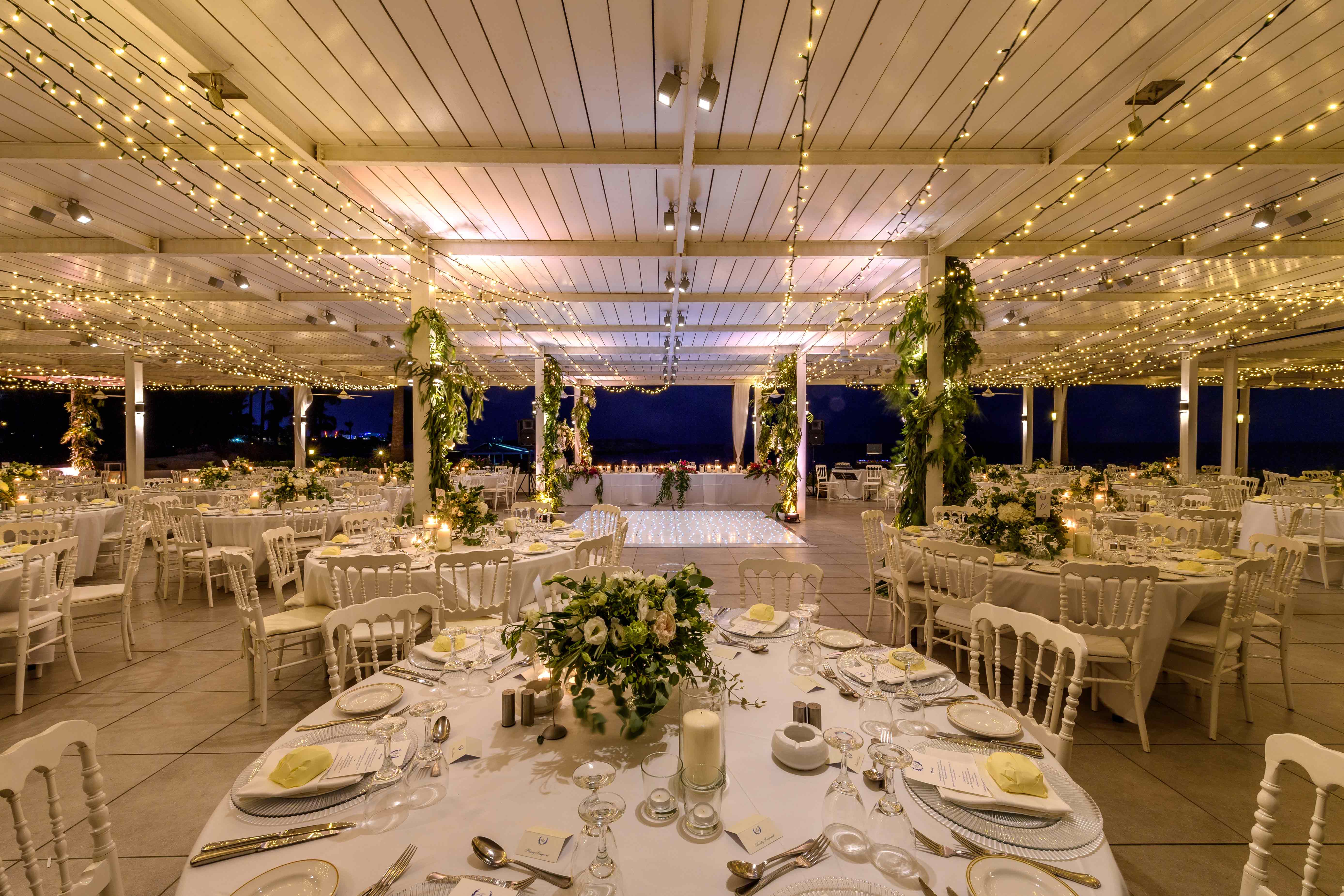 Image: http://www.bookyourweddingday.com/images/media/uploadfiles/Banqueting venue_TAVERNA NISSI.jpg